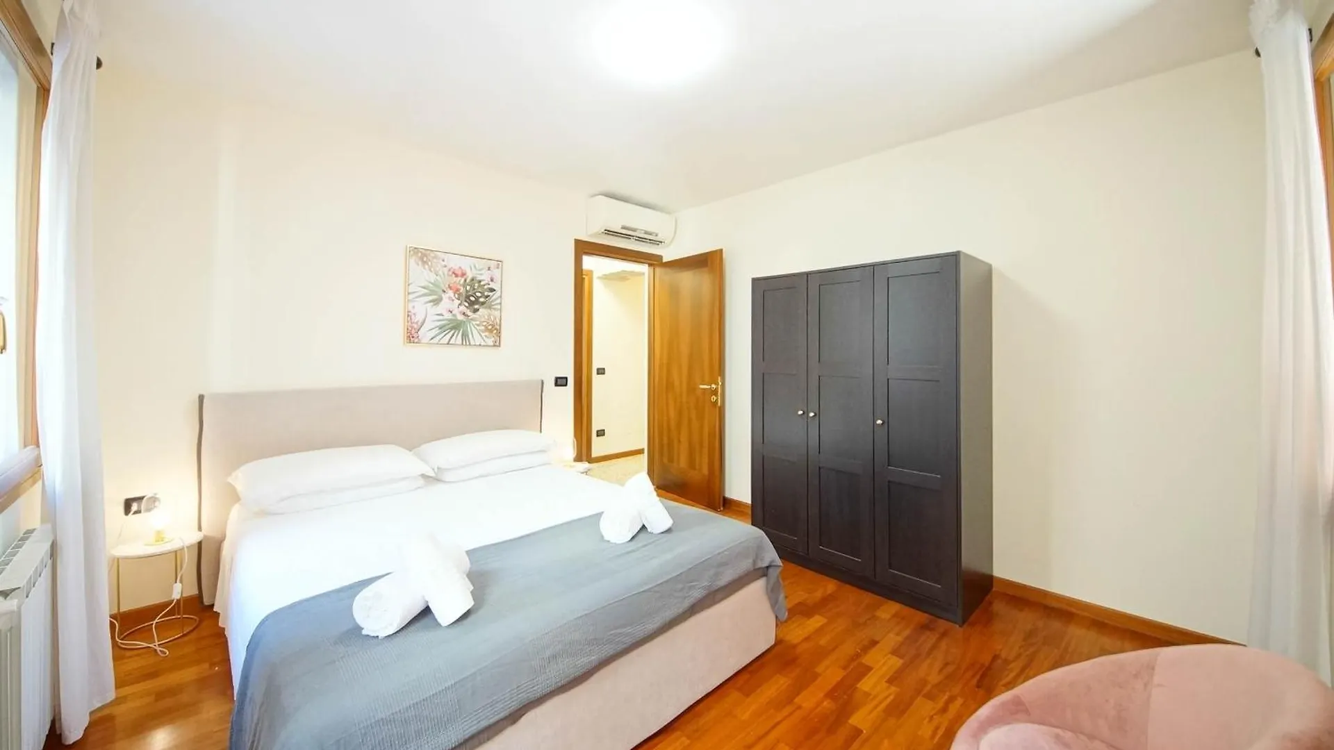 Dolcevita Apartments N 519 Biennale Venice Italy