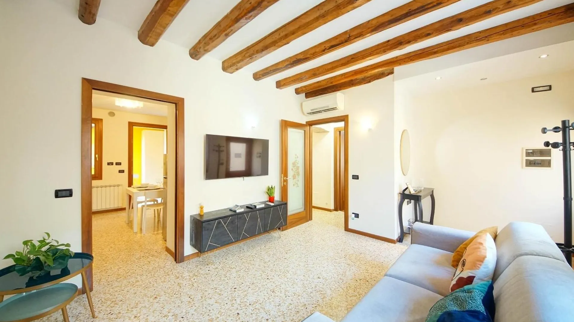Dolcevita Apartments N 519 Biennale Venice
